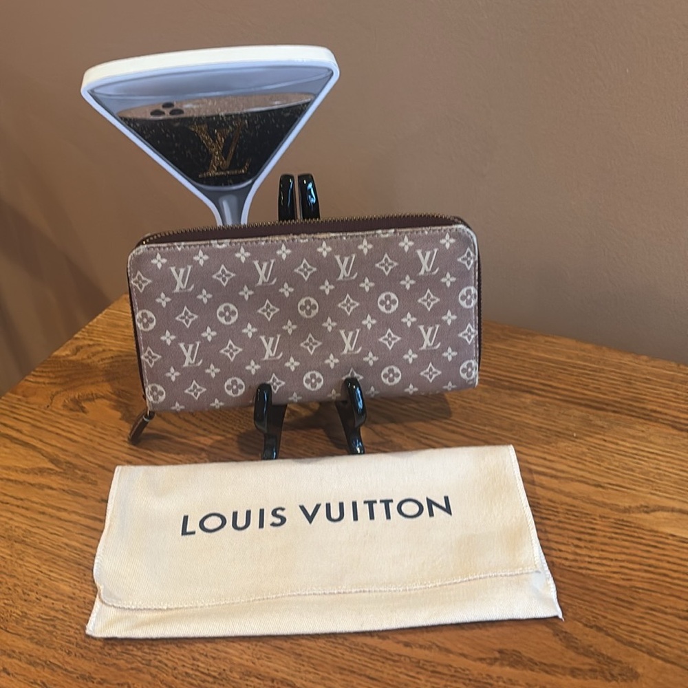 Louis Vuitton DENIM Authentic Monogram Zippy Wallet